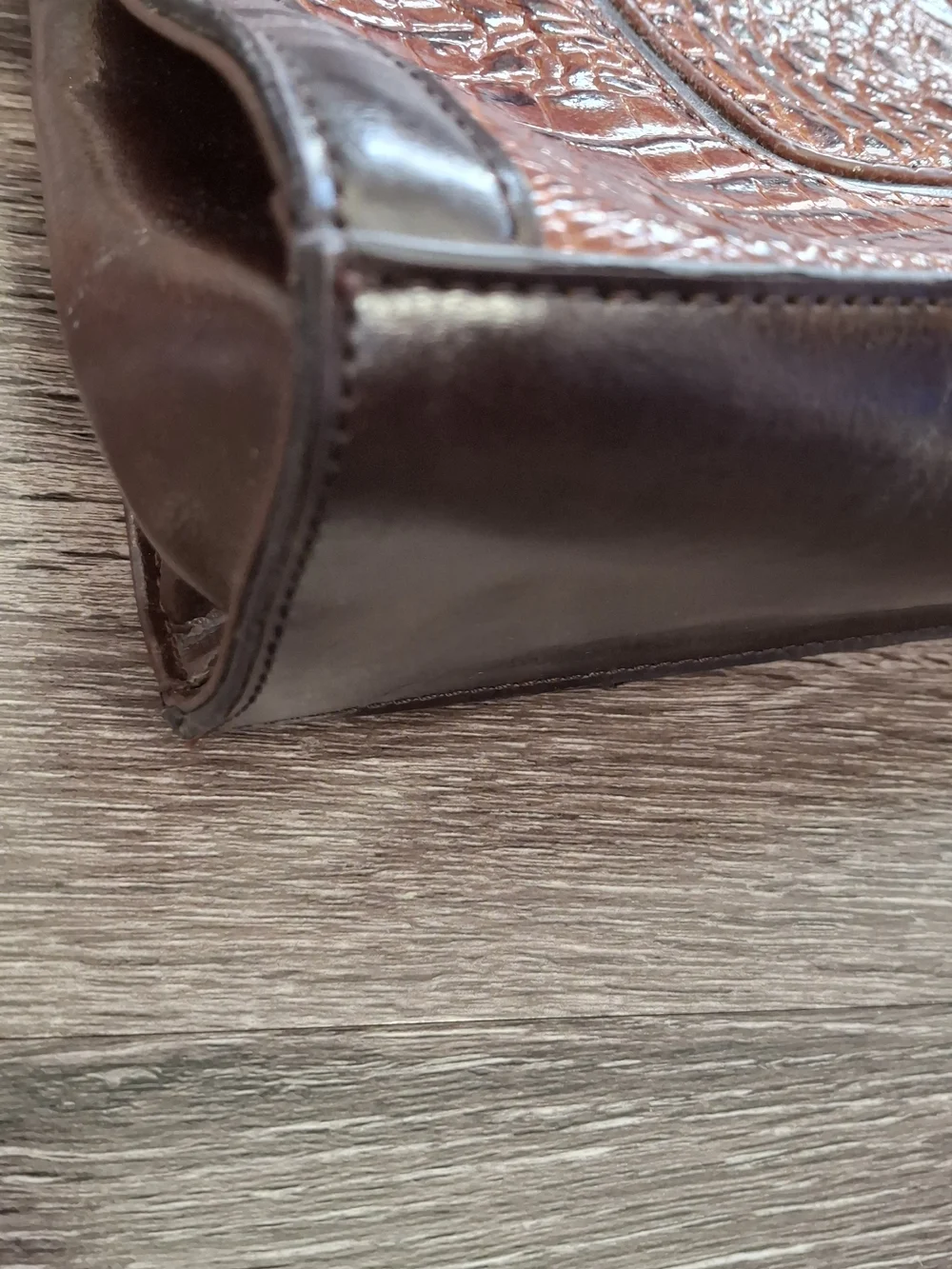 VTG MC Croc-Embossed Brown Leather Breifcase with Dark Trim And Silver Heart - Picture 3 of 16
